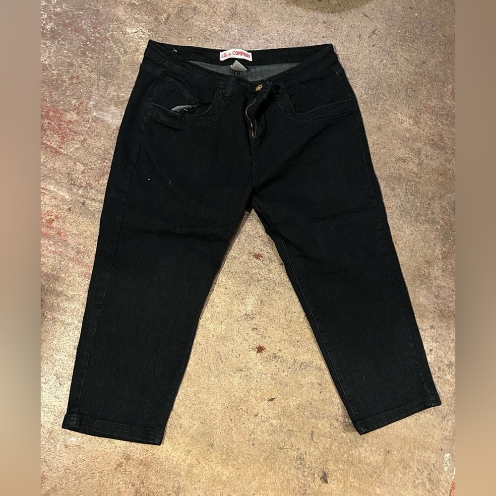 Women’s Denim Capris NEW WITH TAGS Capris Size 12